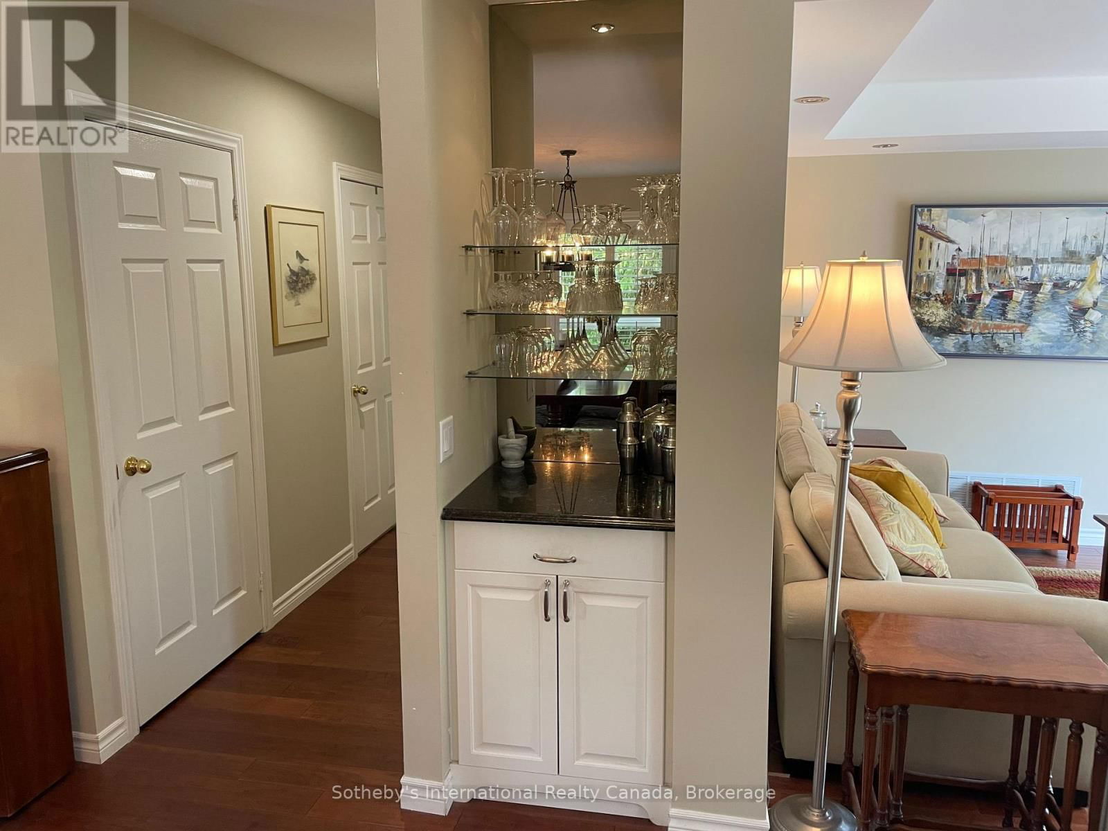 4 GREEN BRIAR DRIVE Image 13