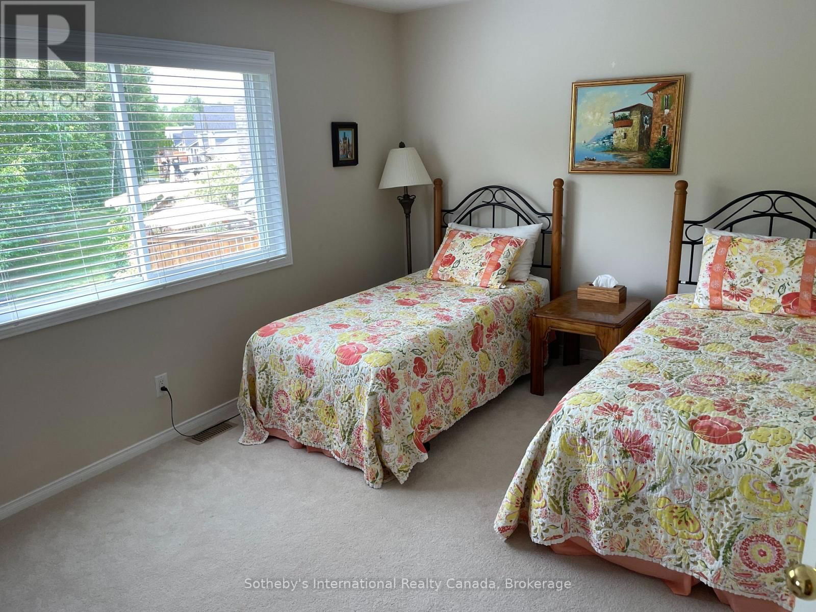 4 GREEN BRIAR DRIVE Image 16