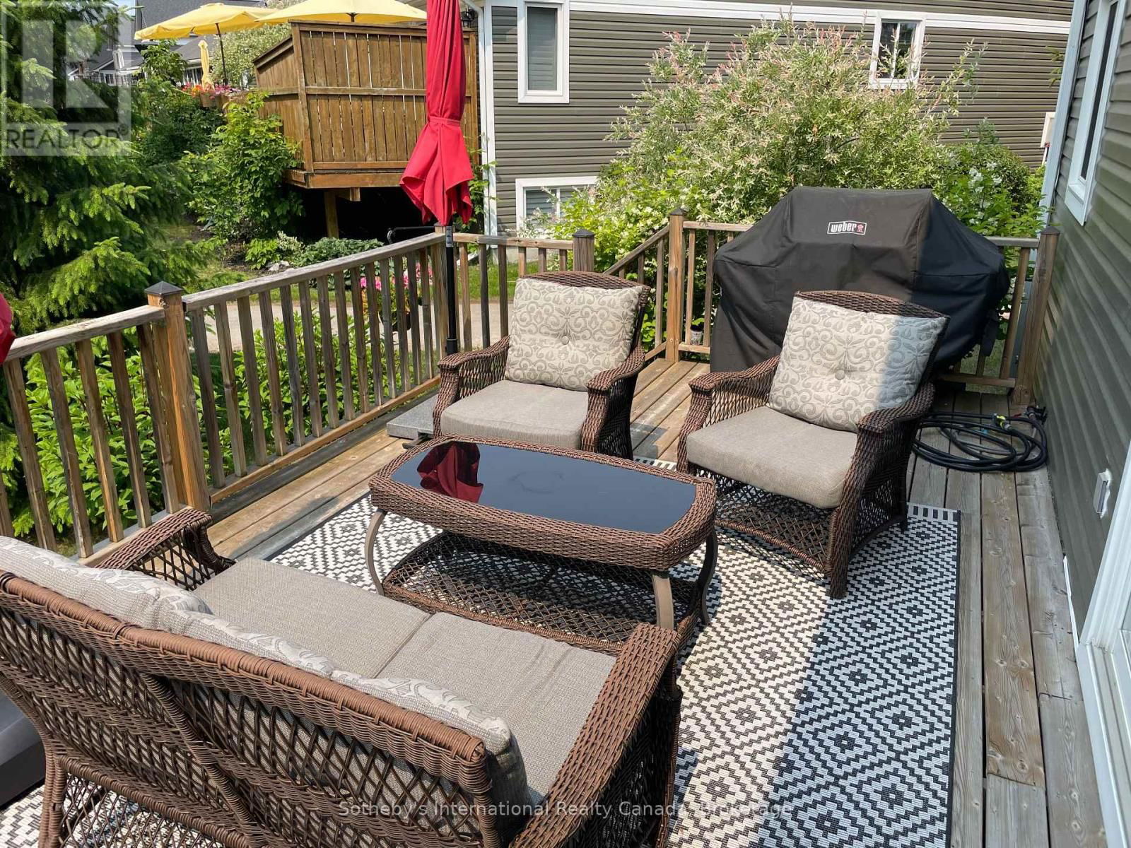 4 GREEN BRIAR DRIVE Image 25
