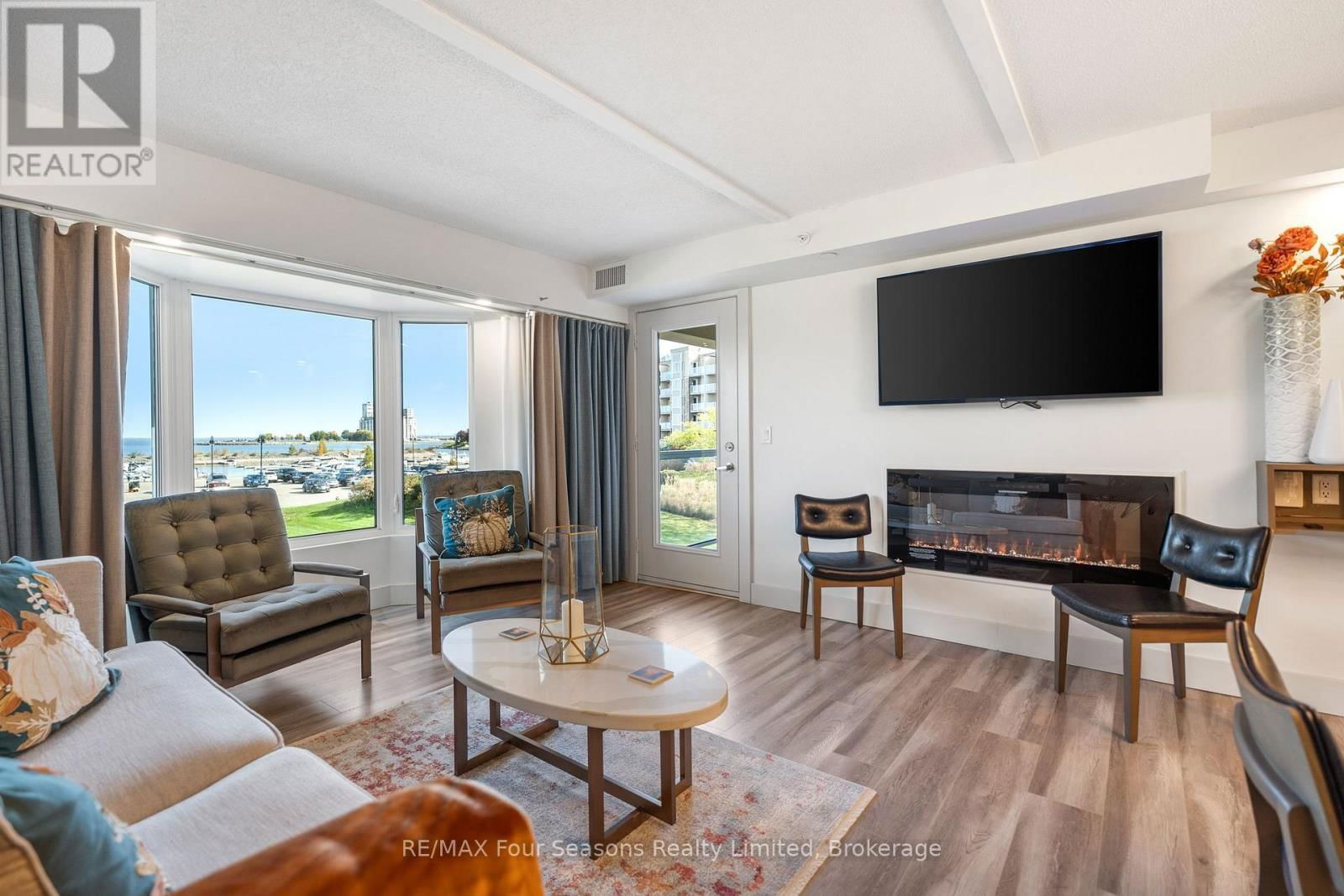4407-4409 - 9 HARBOUR STREET Image 4