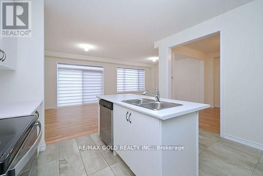 6 LUDLOW DRIVE Image 12