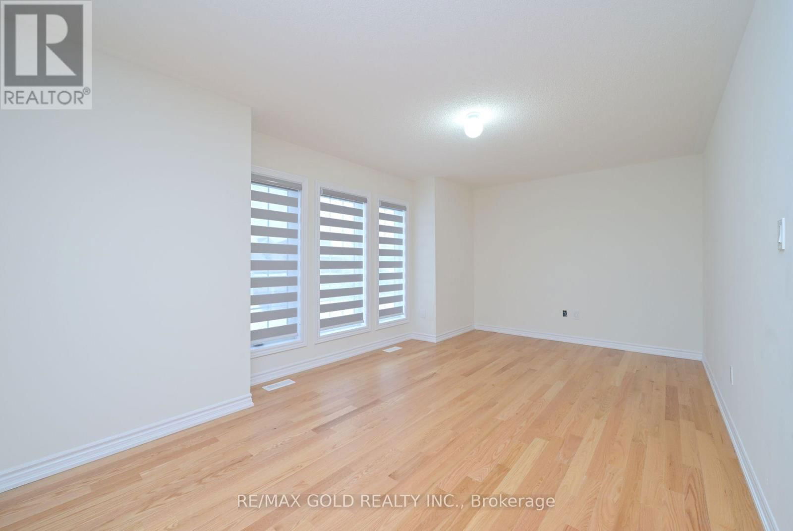 6 LUDLOW DRIVE Image 24