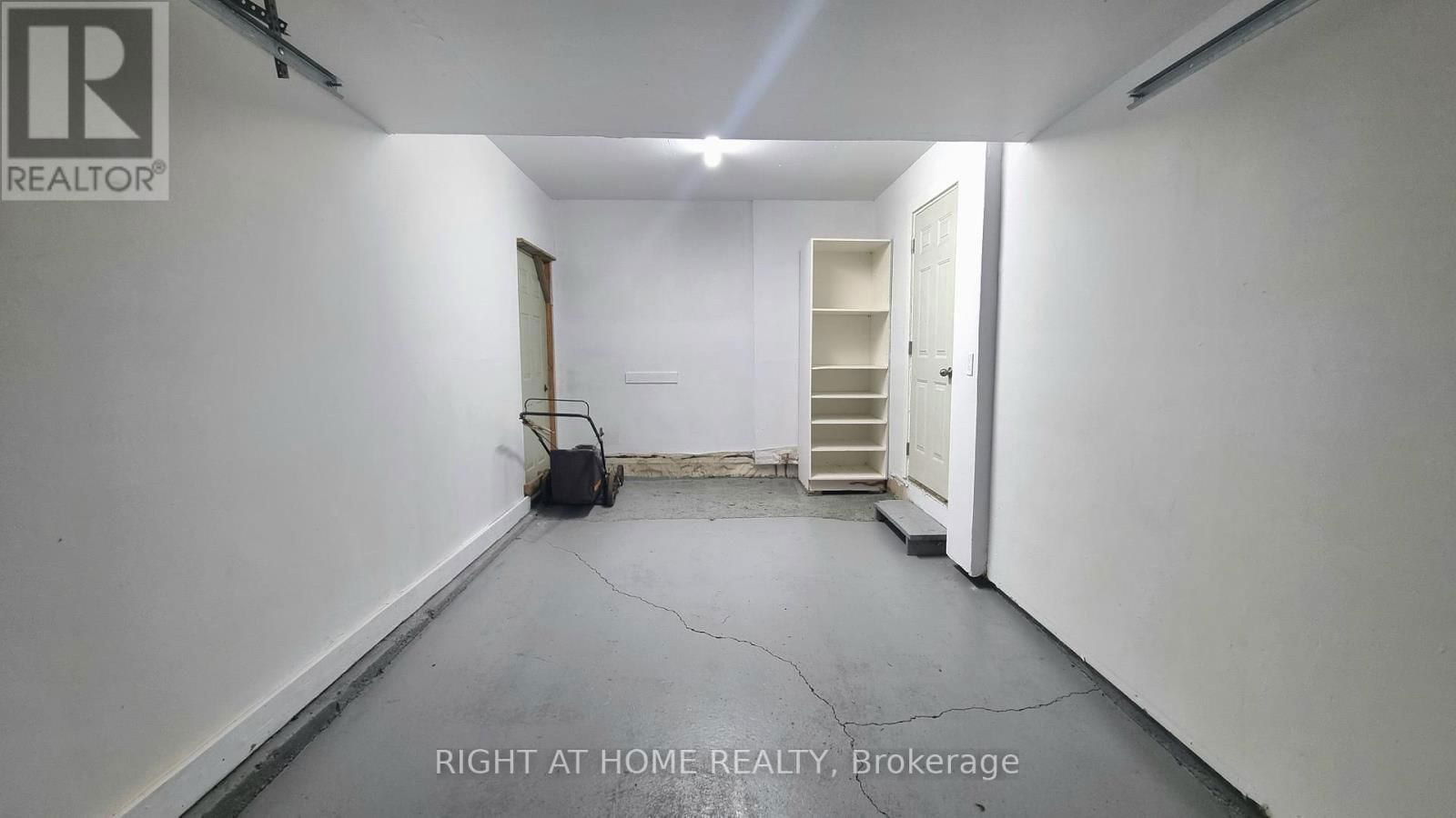 88 KIPLING PLACE Image 20