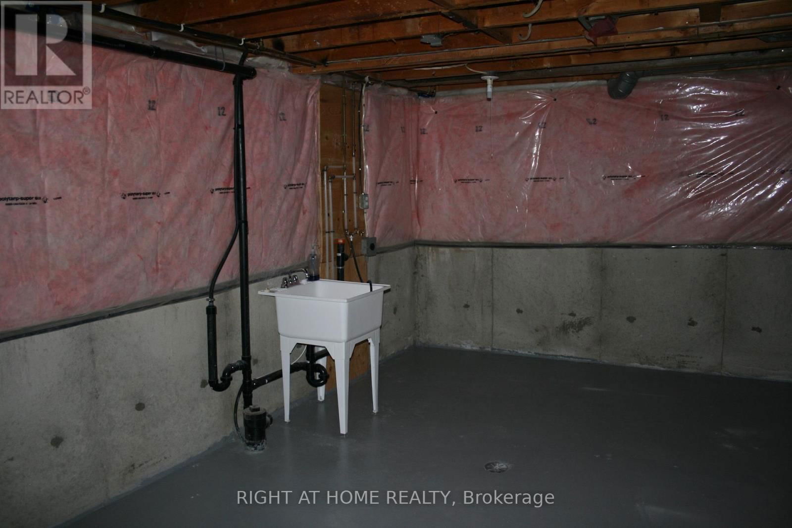 88 KIPLING PLACE Image 21