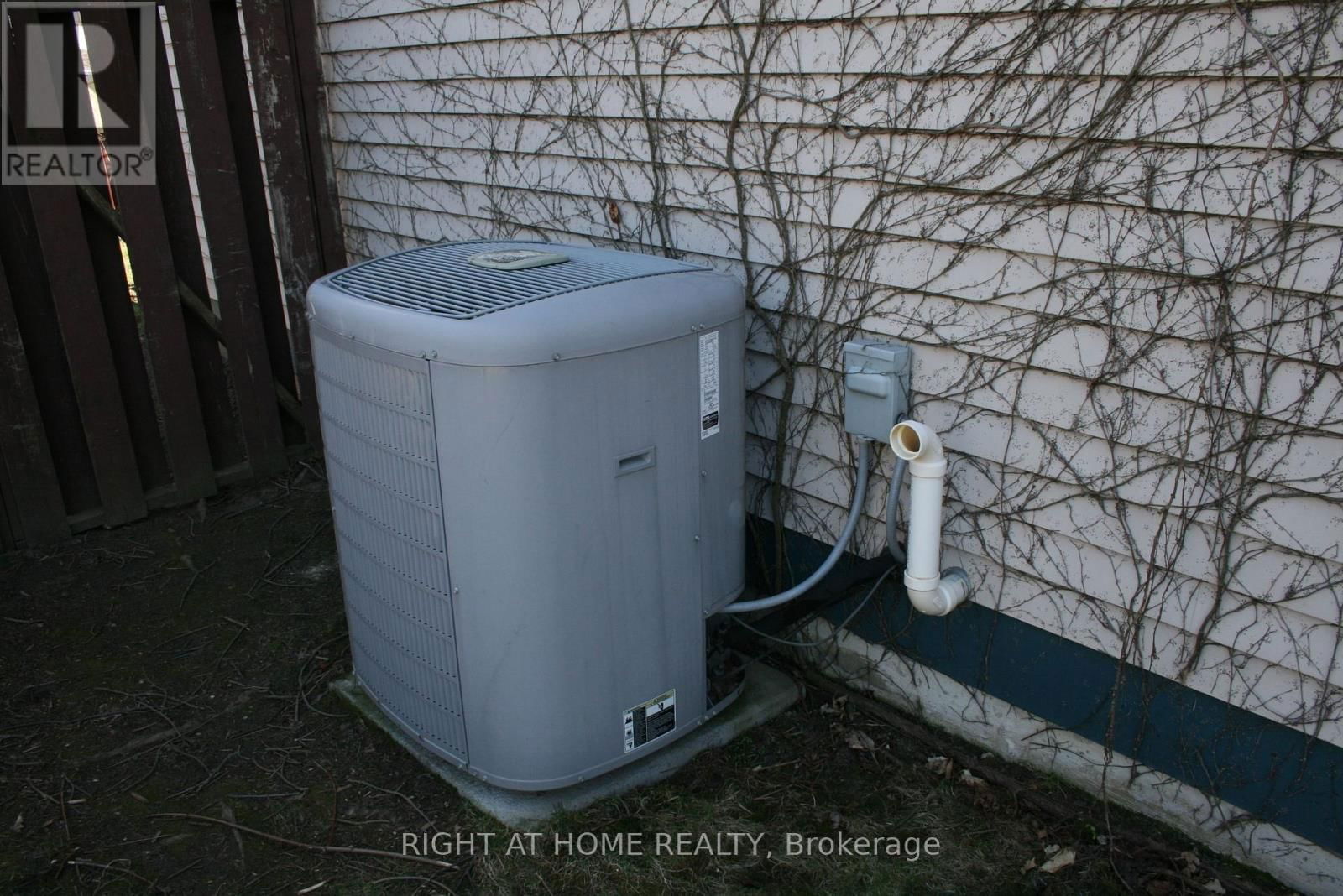 88 KIPLING PLACE Image 23