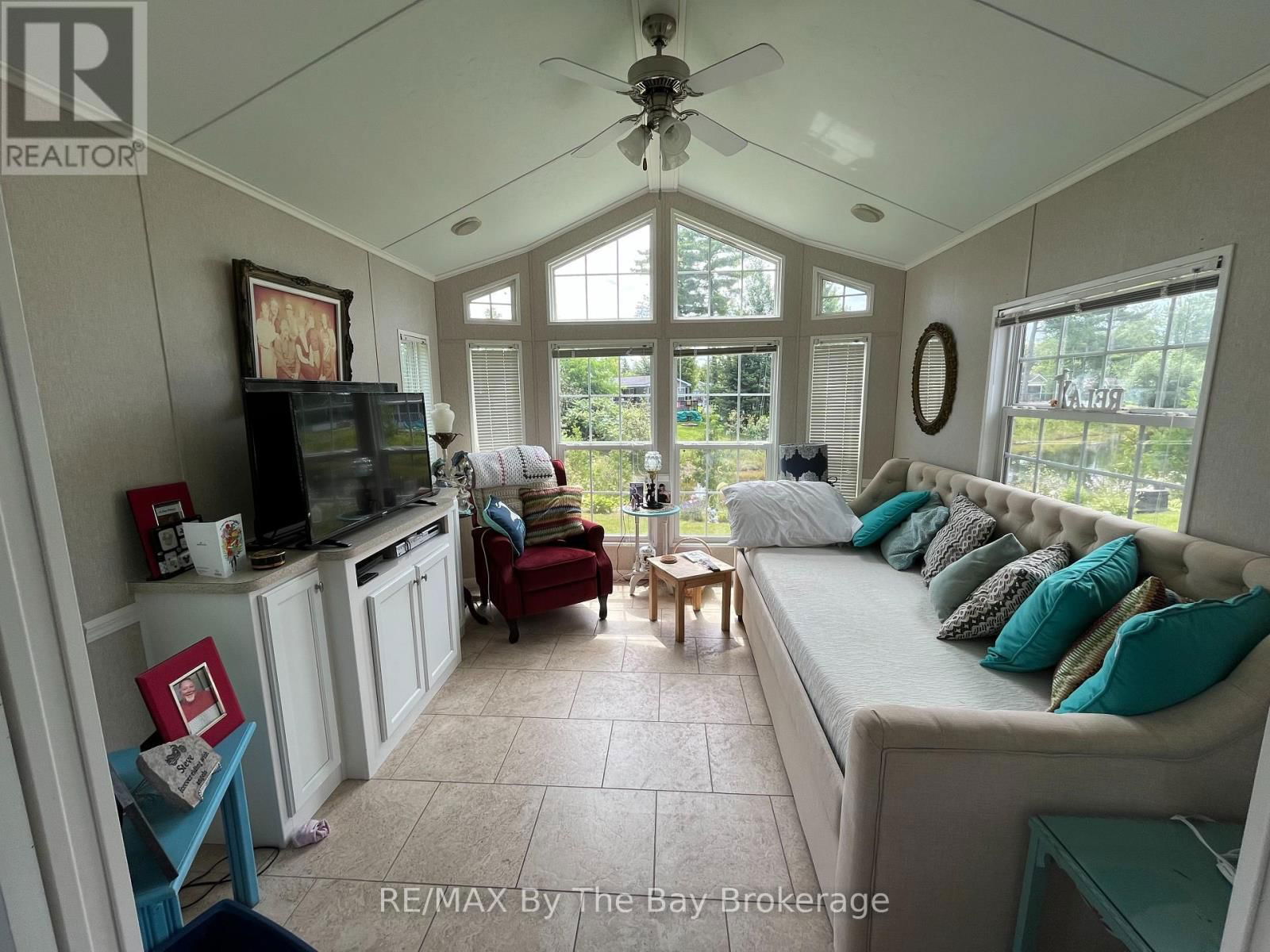 15 KENORA TRAIL Image 19
