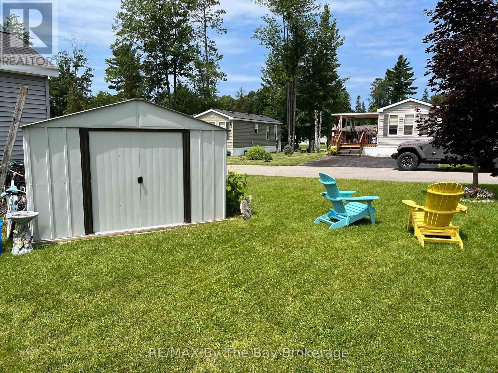 15 KENORA TRAIL Image 37