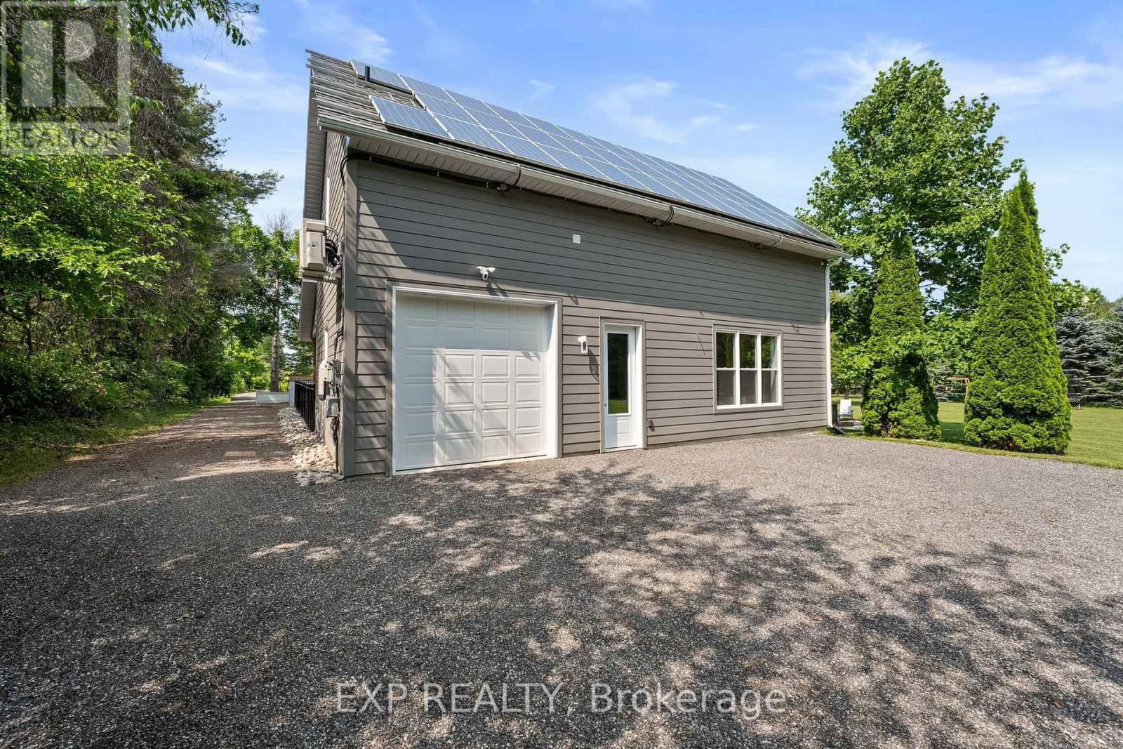 7833 POPLAR SIDEROAD Image 35