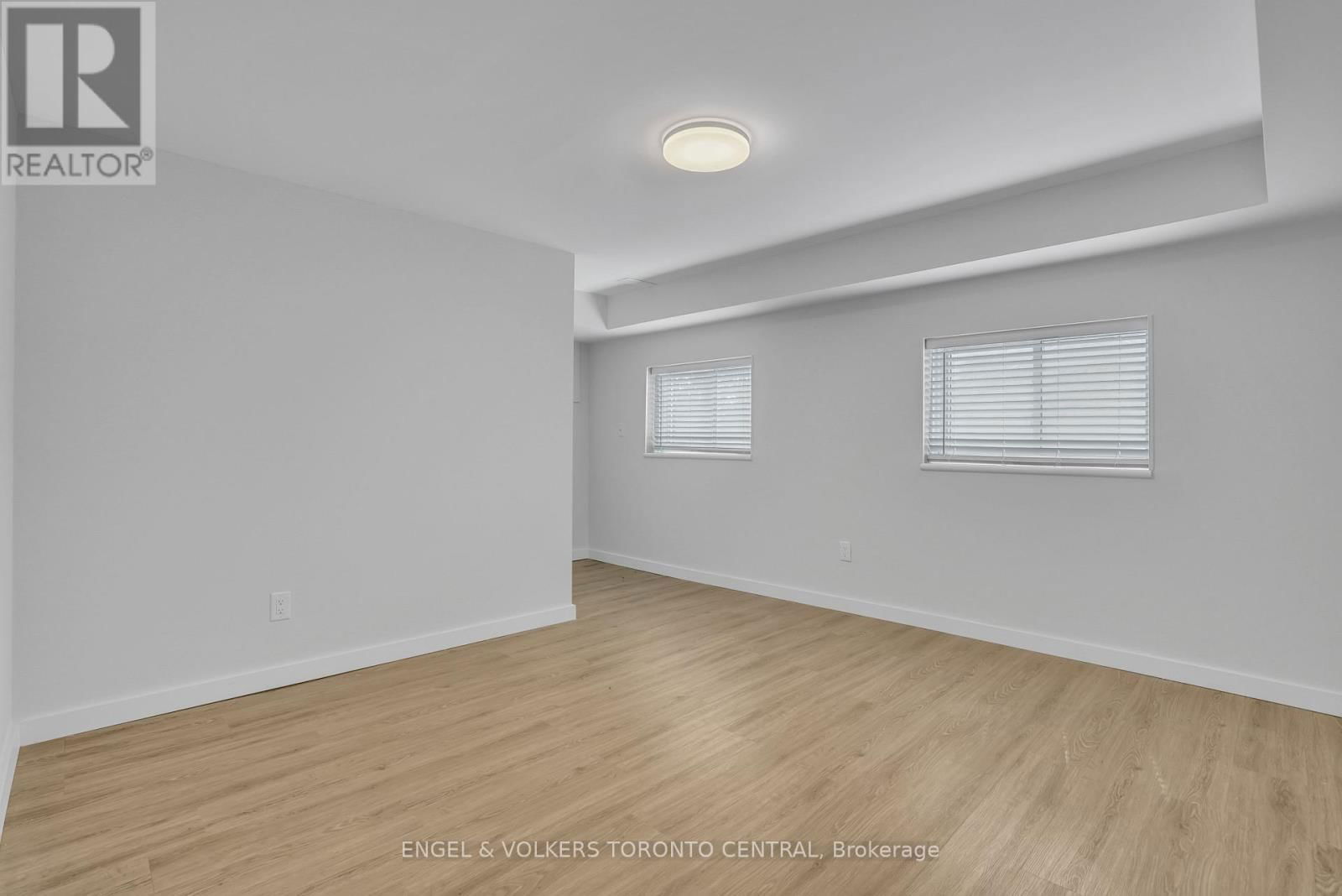 192 EDGEHILL DRIVE Image 12