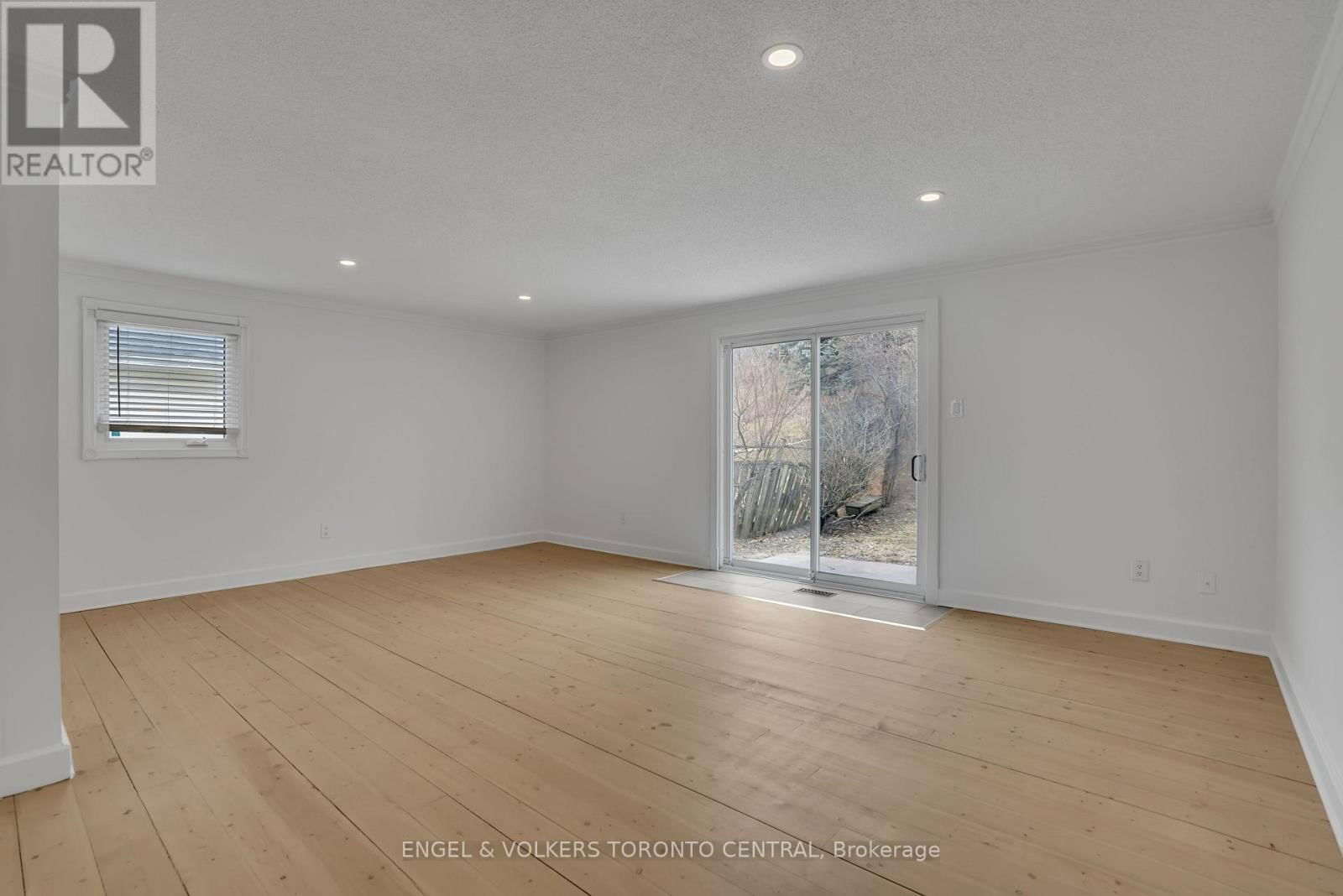 192 EDGEHILL DRIVE Image 20