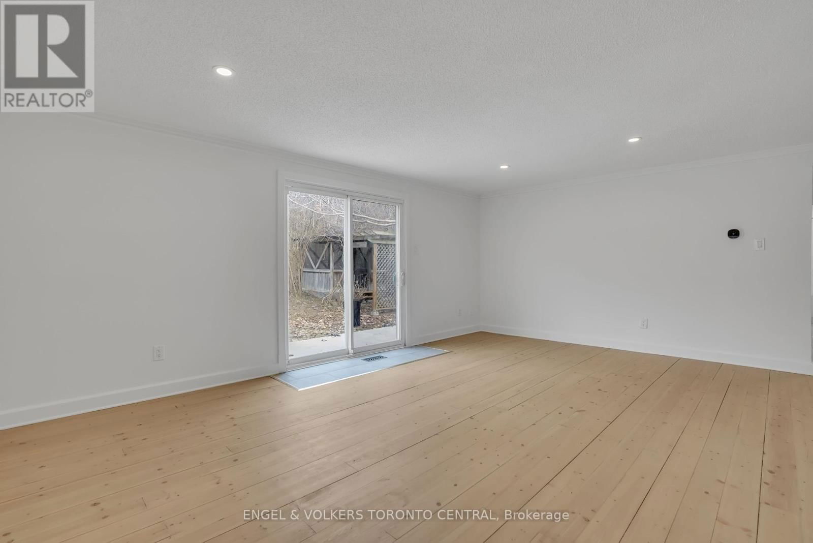 192 EDGEHILL DRIVE Image 22