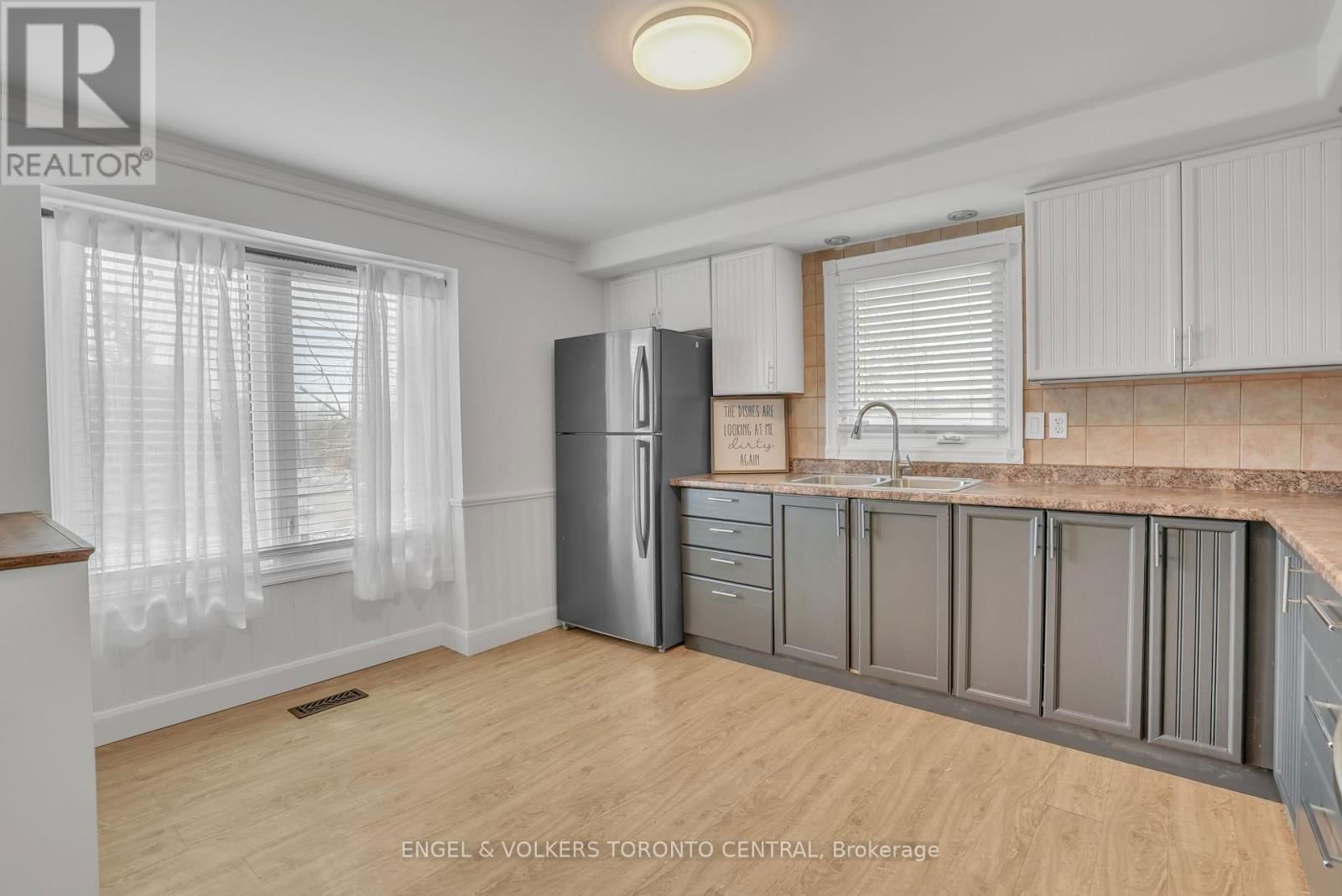 192 EDGEHILL DRIVE Image 25