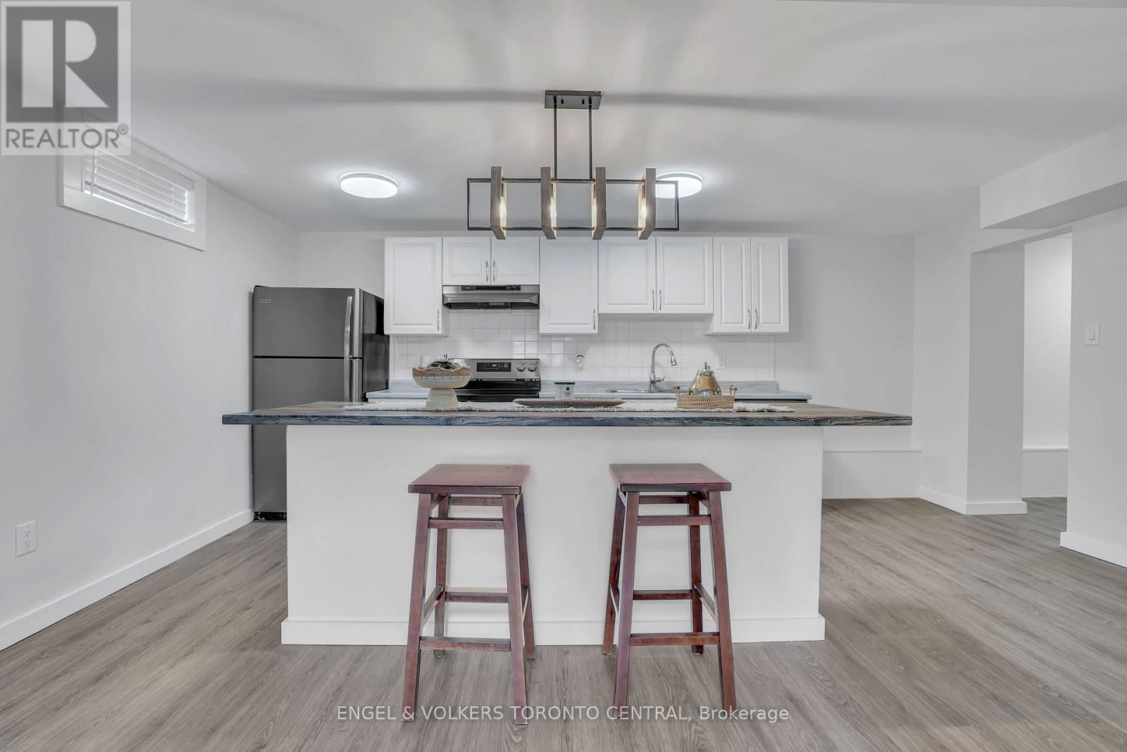 192 EDGEHILL DRIVE Image 3