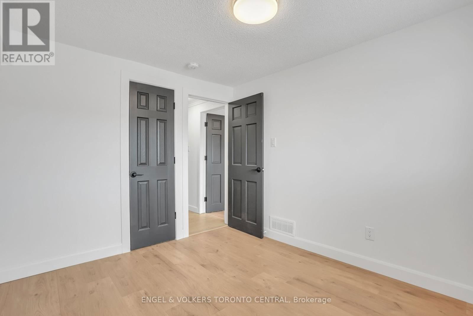 192 EDGEHILL DRIVE Image 41