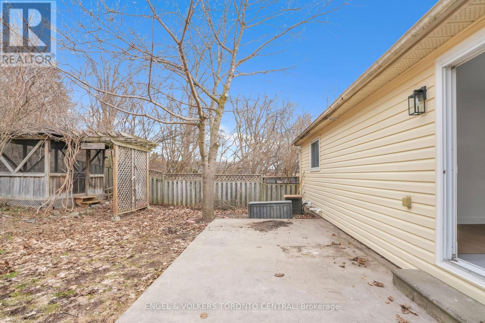 192 EDGEHILL DRIVE Image 44