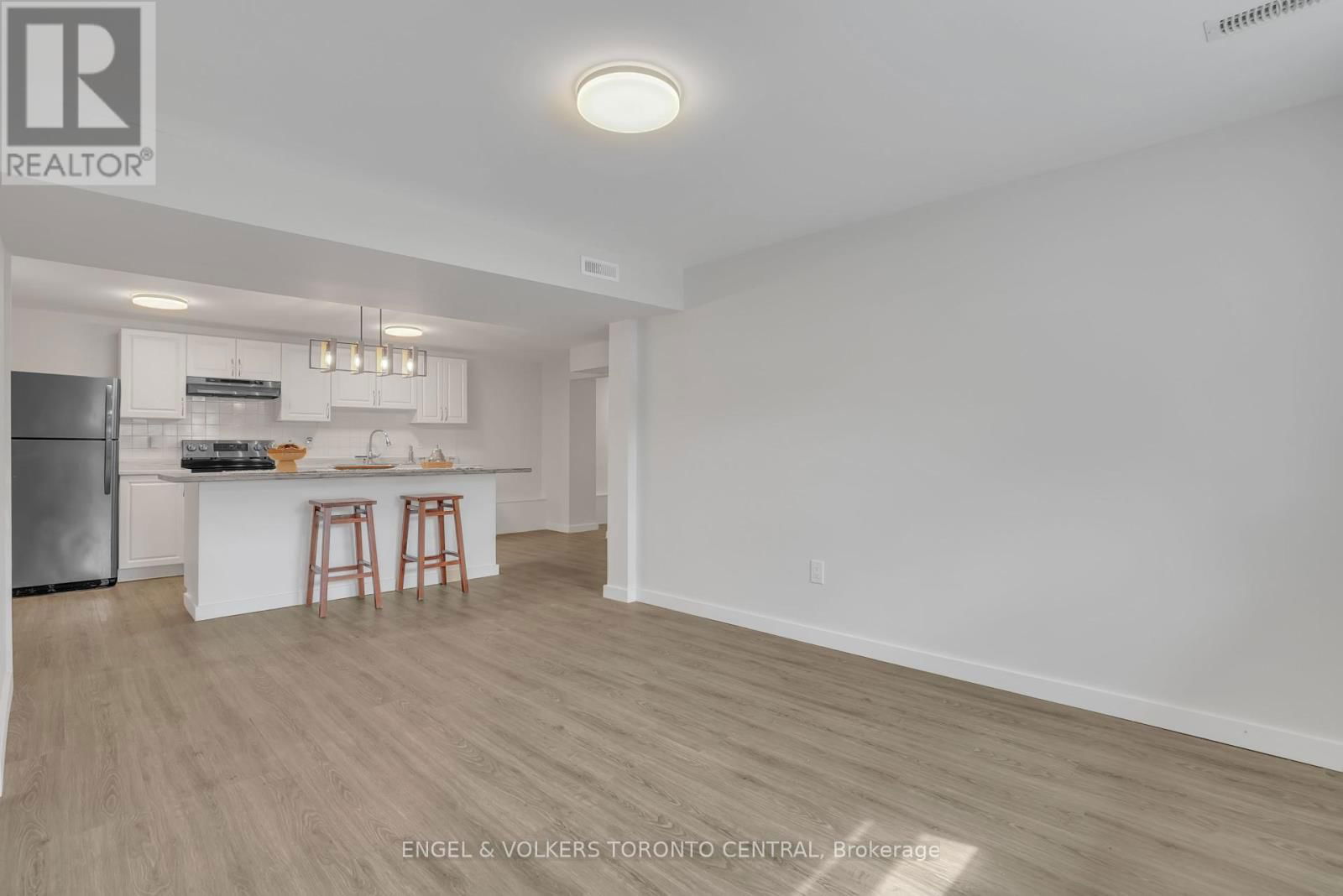 192 EDGEHILL DRIVE Image 6