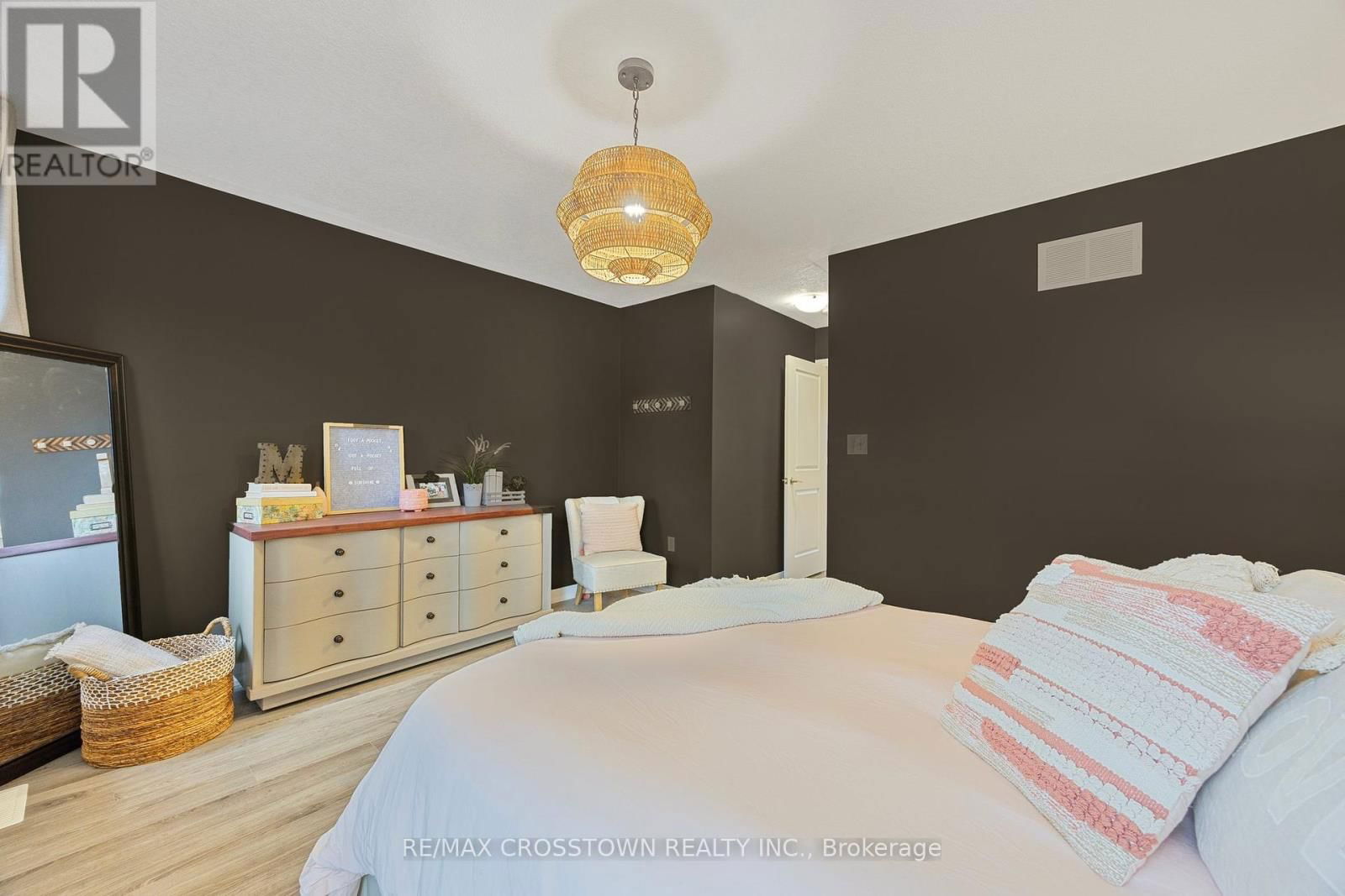 73 ANDEAN LANE Image 36