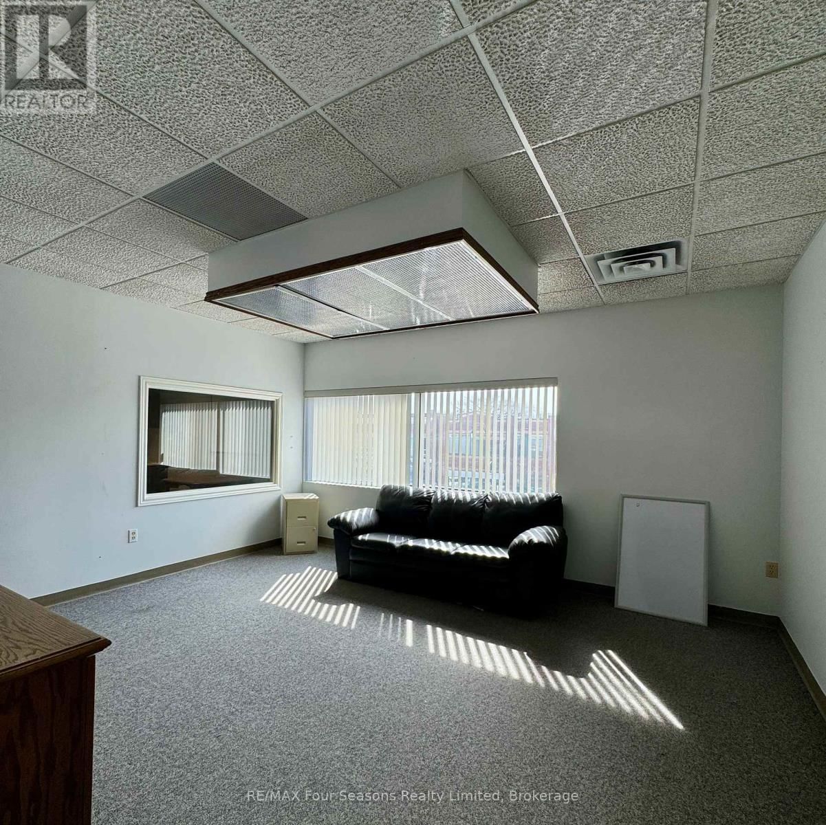 7 - 191 HURONTARIO STREET Image 5