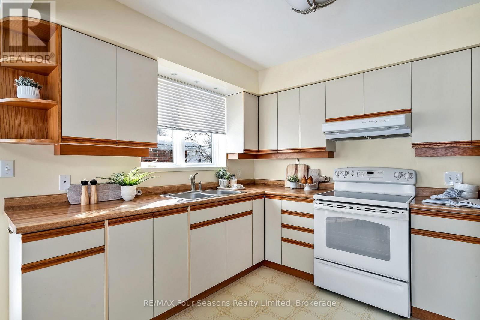 46 EAST STREET Image 7
