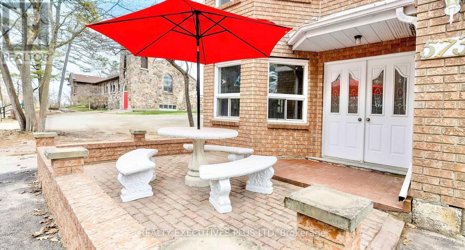573 MOSLEY STREET Image 6
