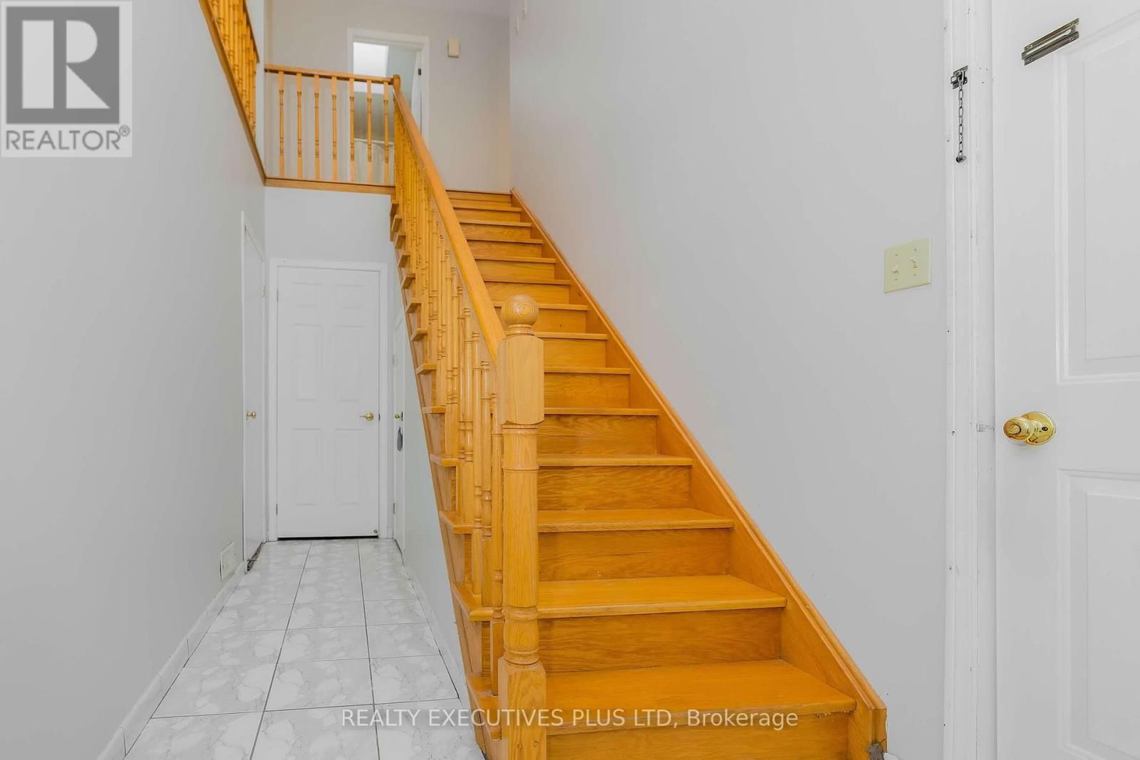 573 MOSLEY STREET Image 9