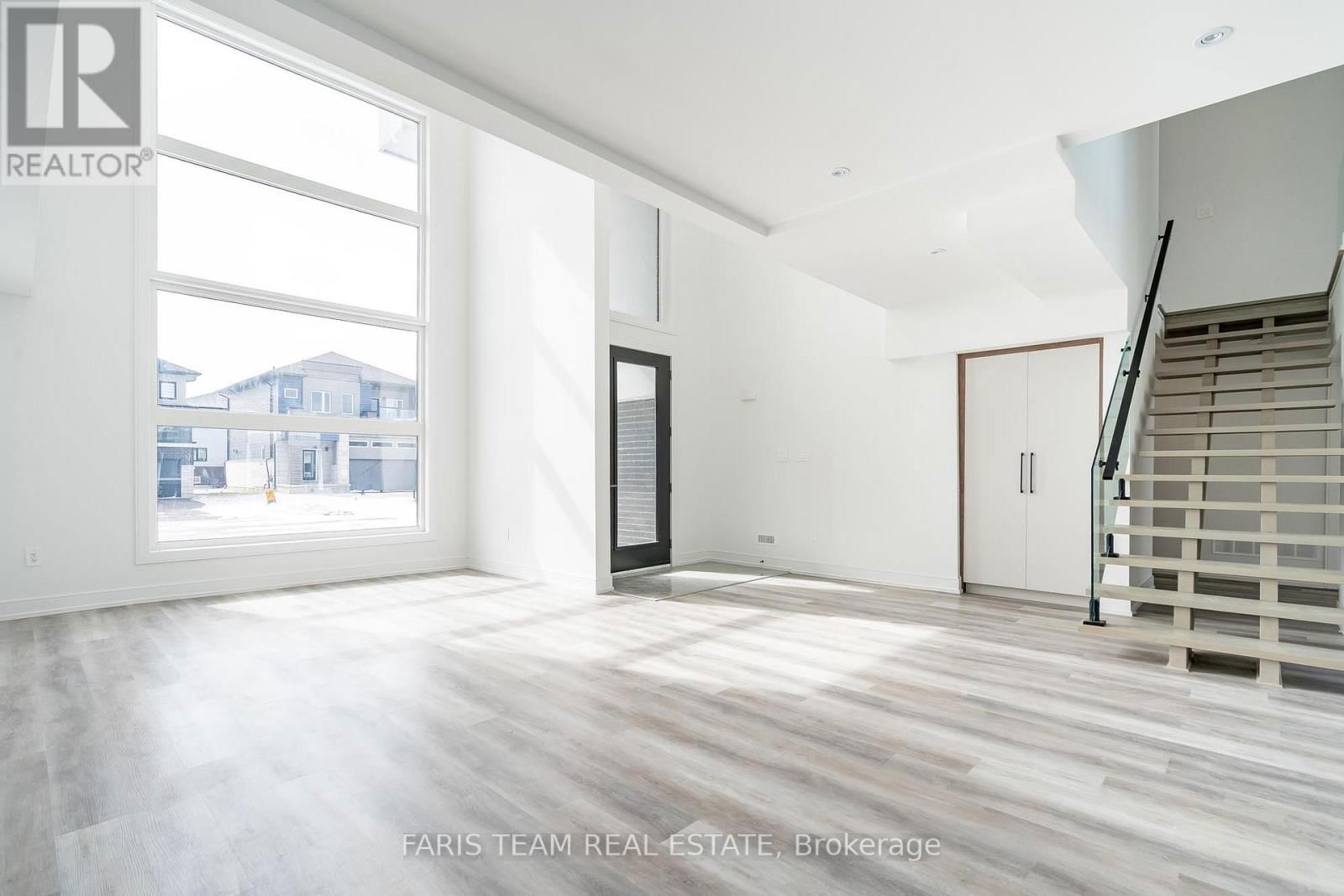 3775 SUNBANK CRESCENT Image 11