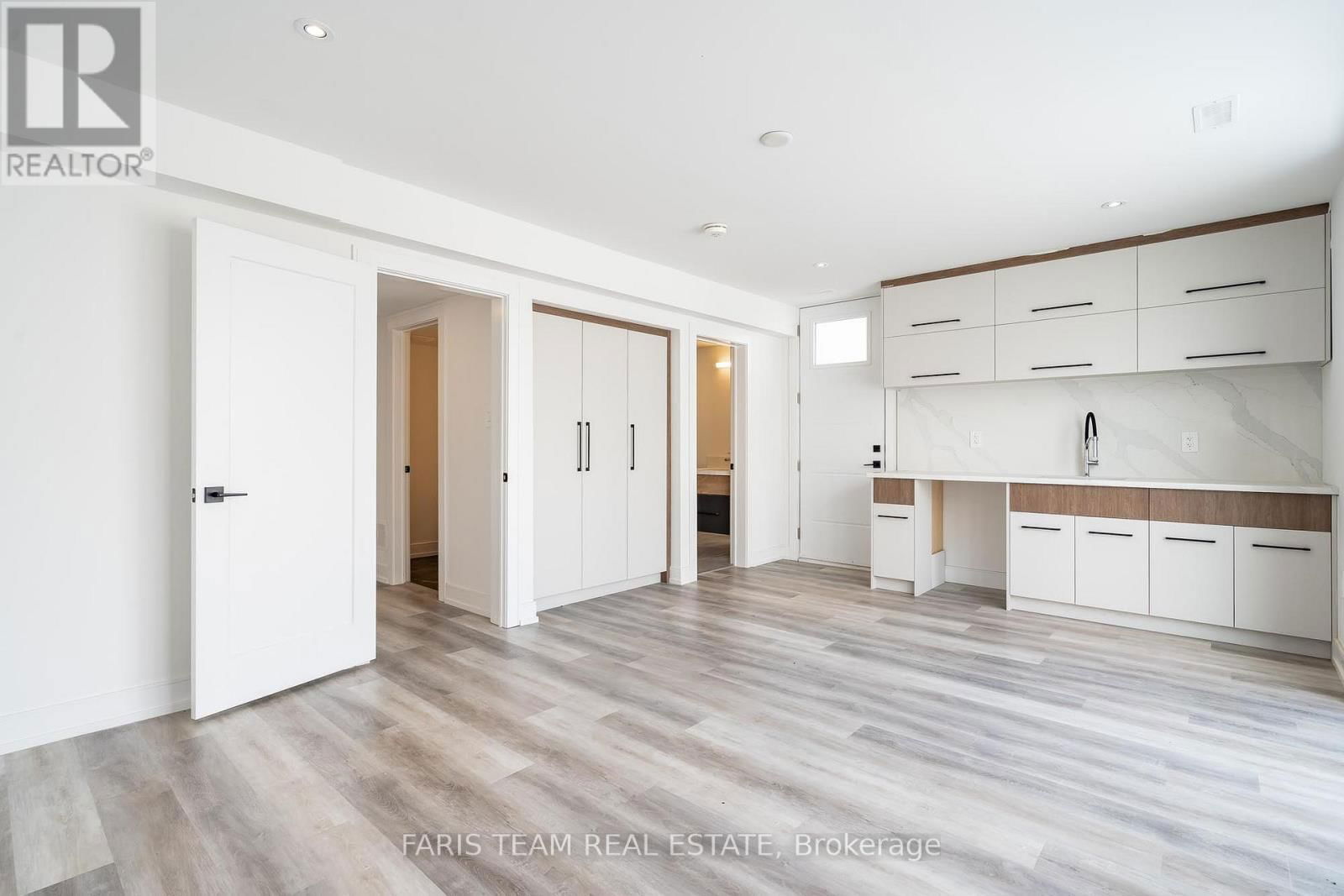 3775 SUNBANK CRESCENT Image 14