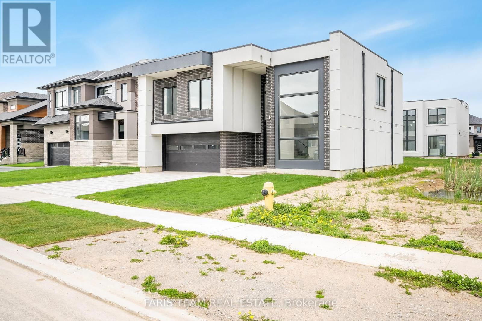 3775 SUNBANK CRESCENT Image 2