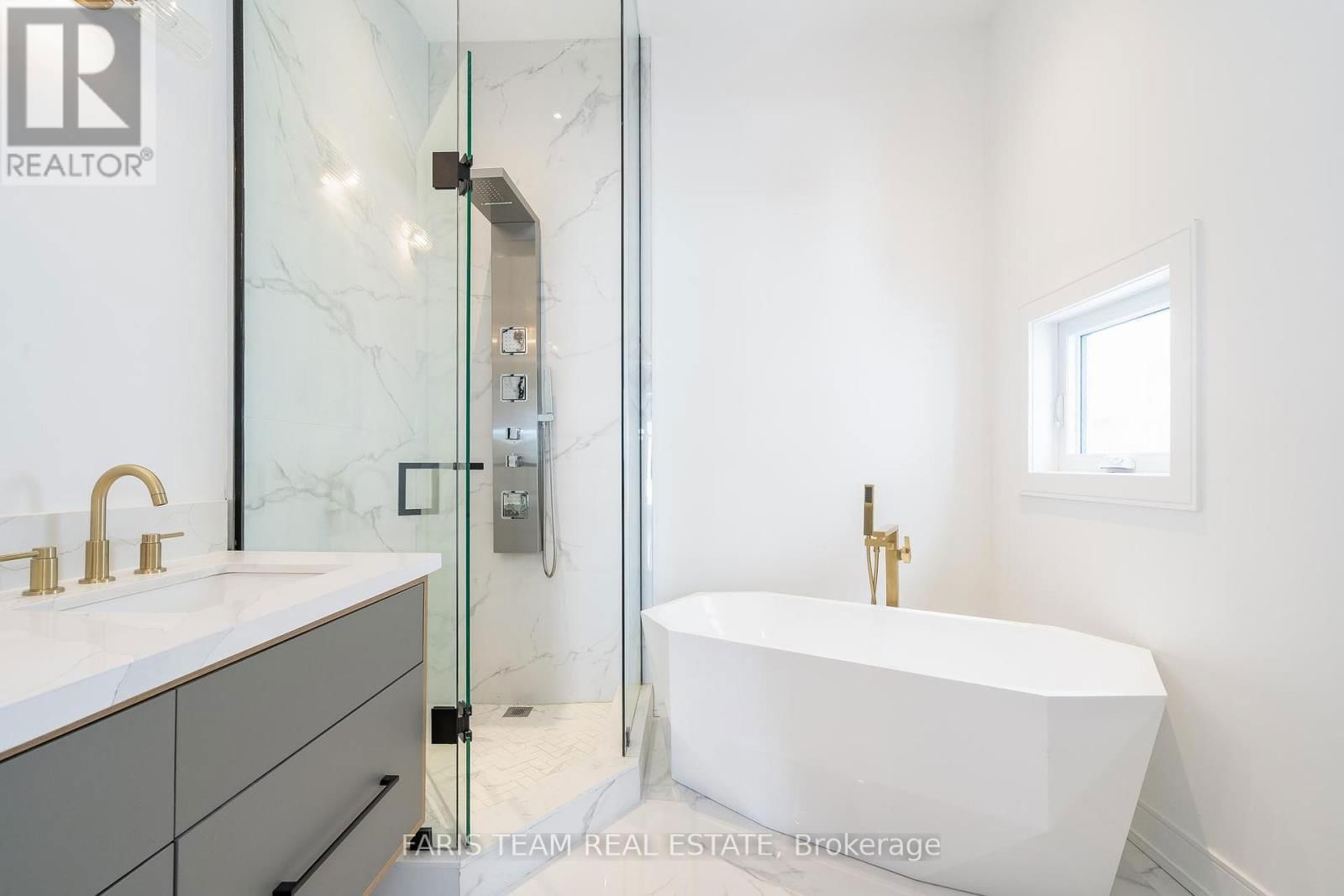 3775 SUNBANK CRESCENT Image 24
