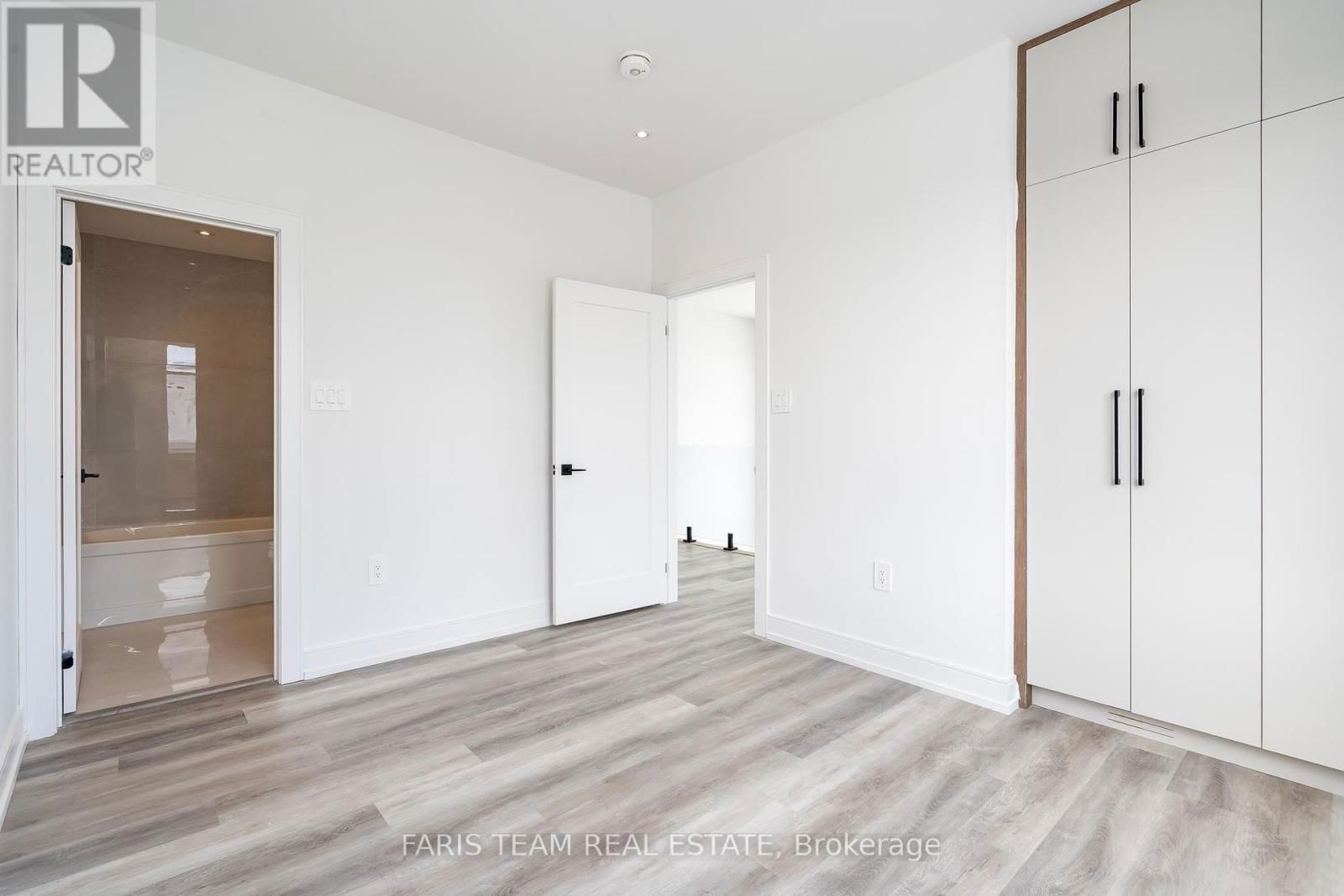 3775 SUNBANK CRESCENT Image 26