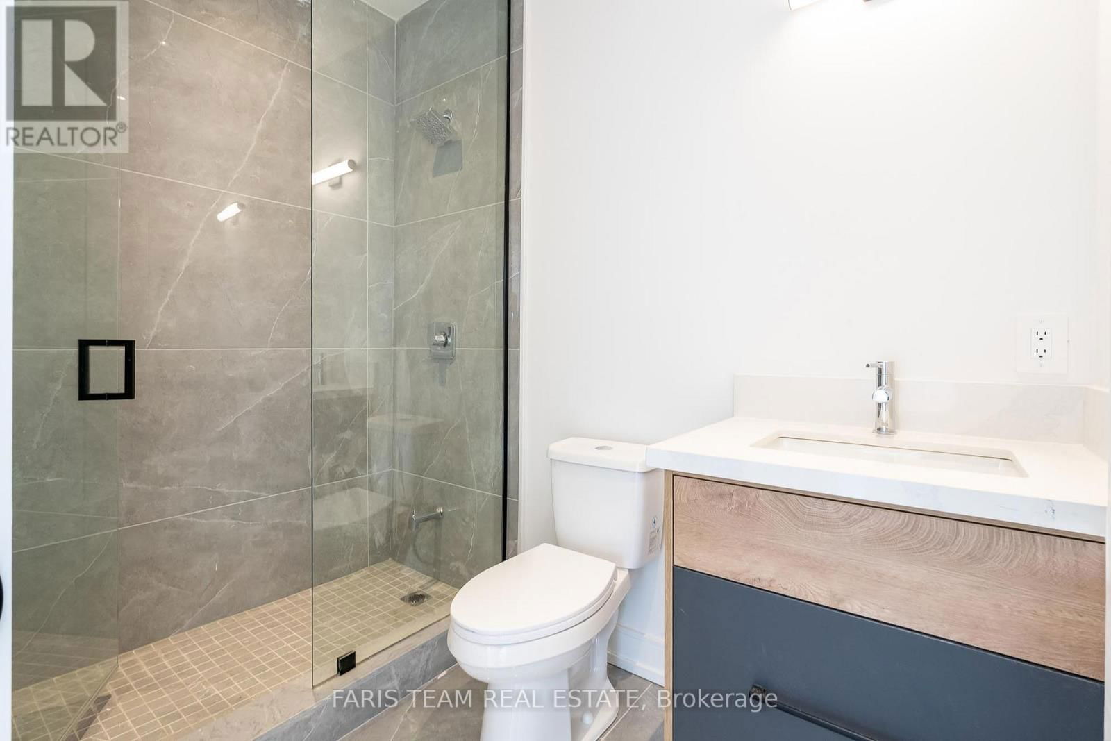 3775 SUNBANK CRESCENT Image 32