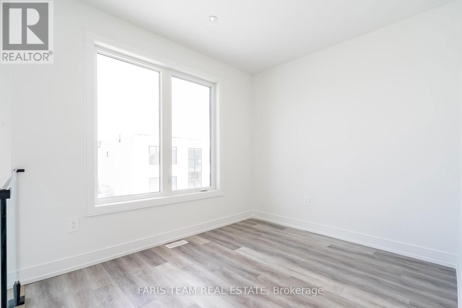 3775 SUNBANK CRESCENT Image 35