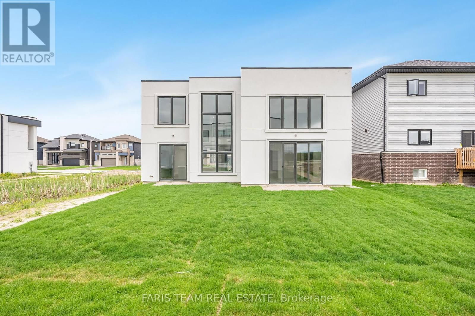 3775 SUNBANK CRESCENT Image 38