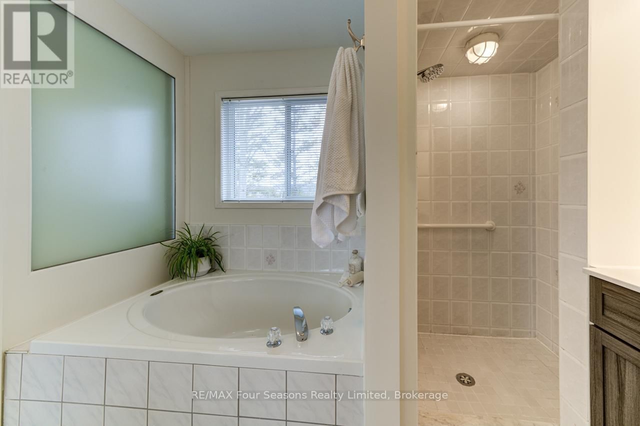 29 - 29 BARKER BOULEVARD Image 27