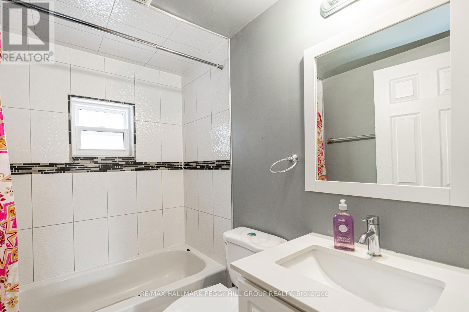 711 MOSLEY STREET Image 12