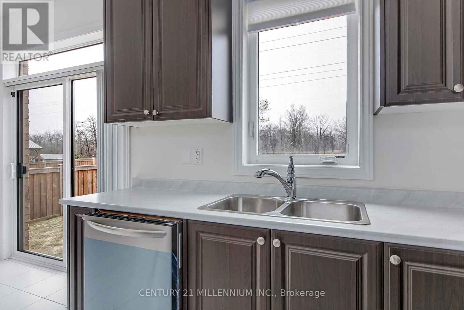 79 RUGMAN CRESCENT Image 18