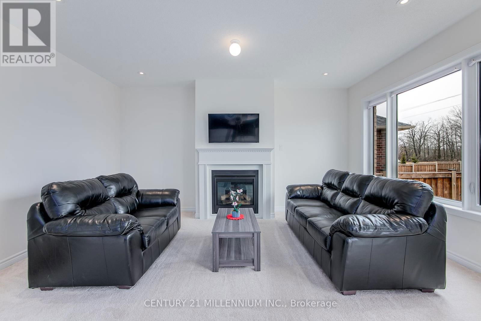 79 RUGMAN CRESCENT Image 19