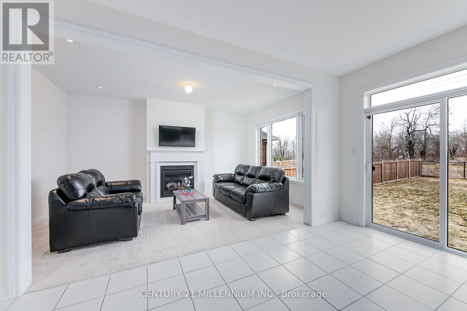 79 RUGMAN CRESCENT Image 23