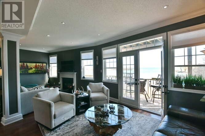 10 BOARDWALK AVENUE Image 7