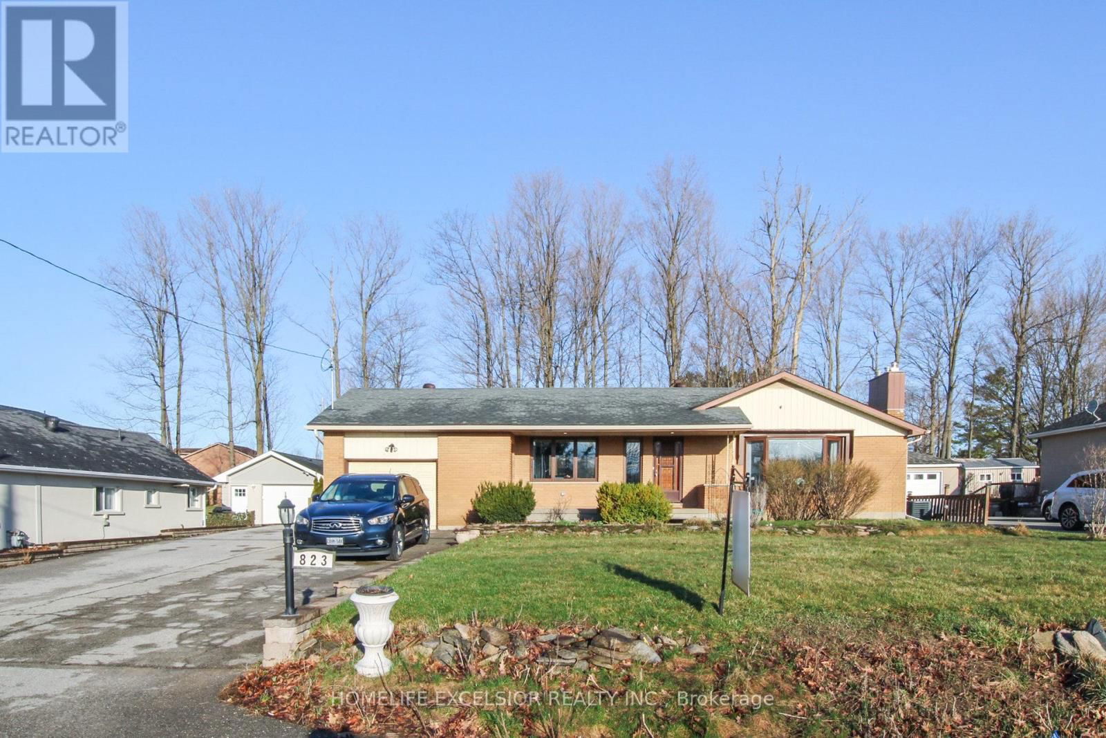 823 ESSA ROAD Image 2
