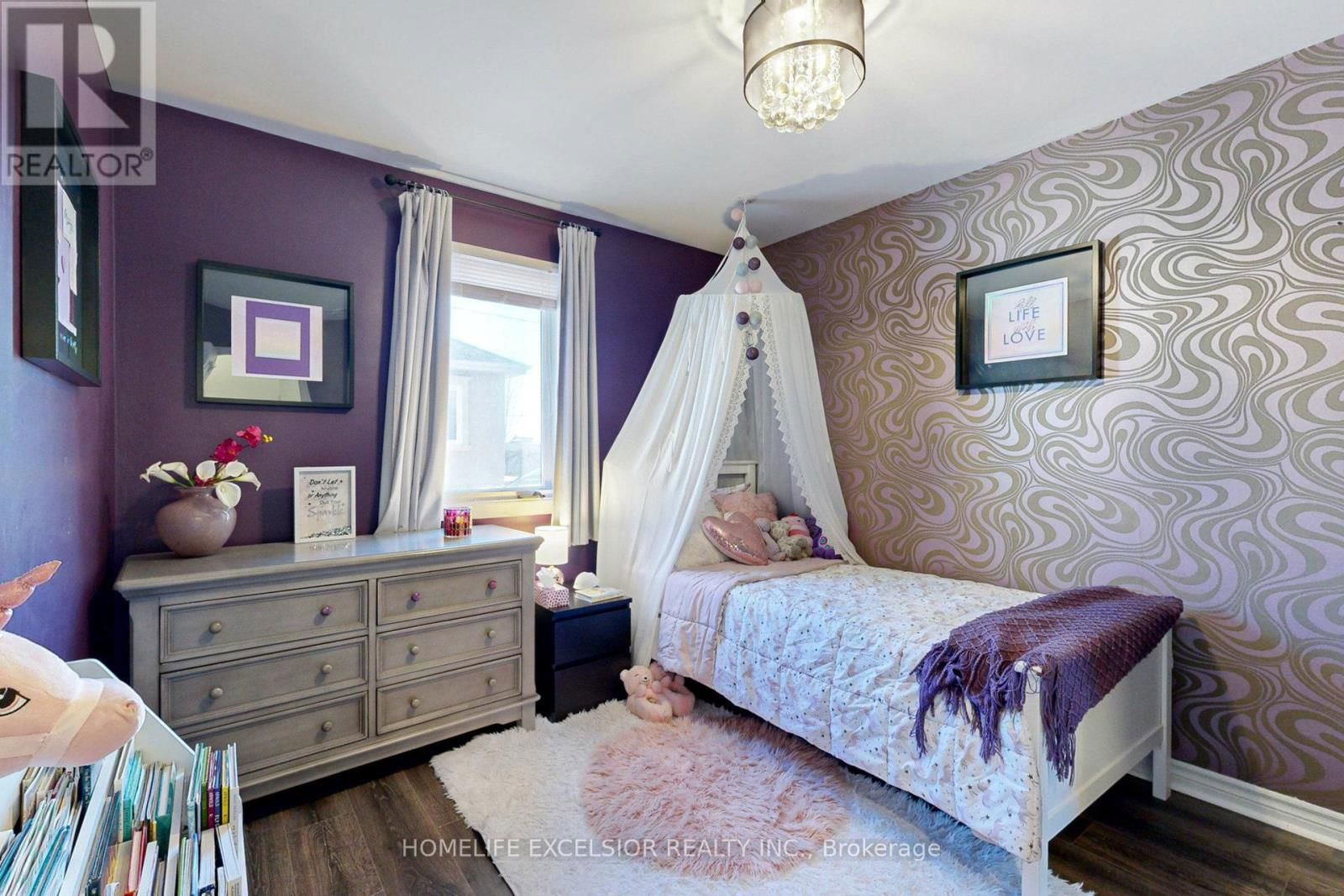823 ESSA ROAD Image 24