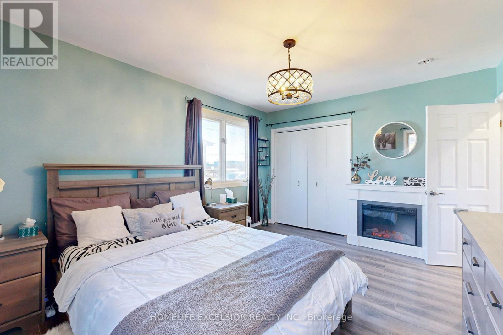 823 ESSA ROAD Image 30