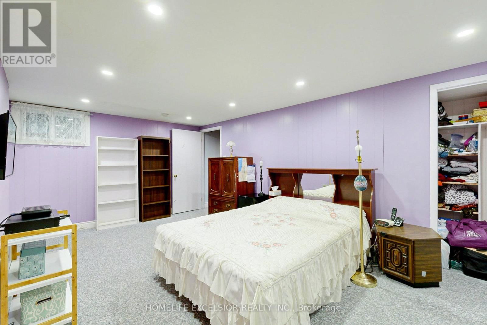 823 ESSA ROAD Image 38