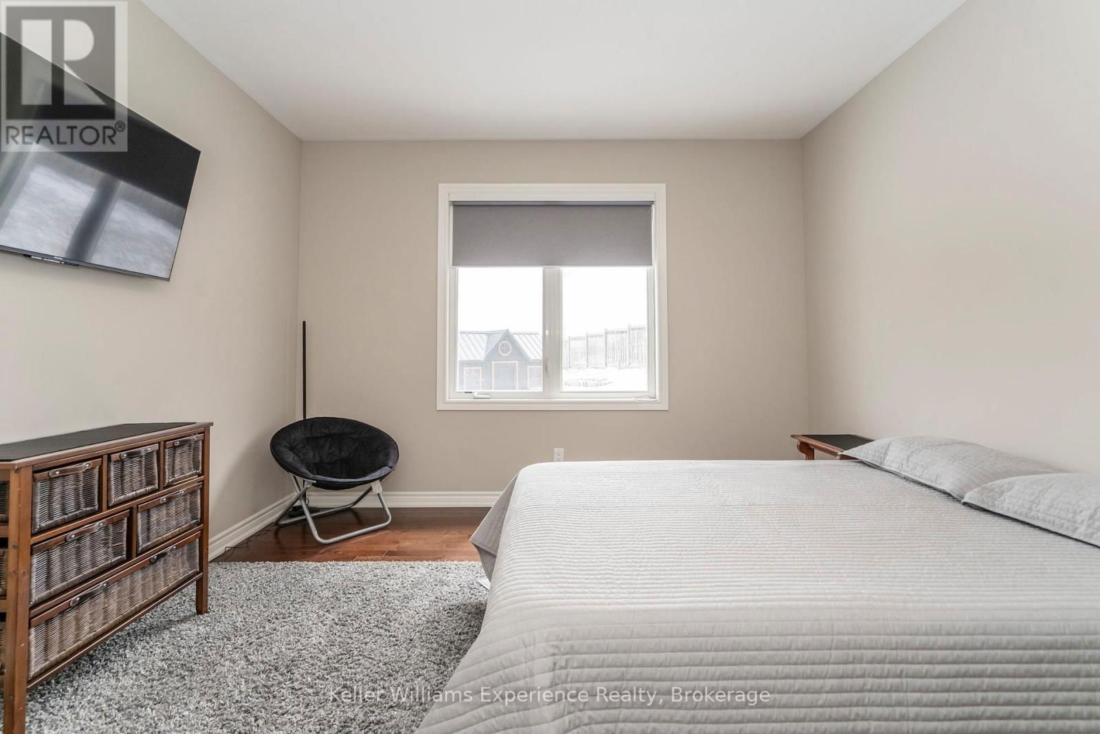 939 STOLLAR PLACE Image 12