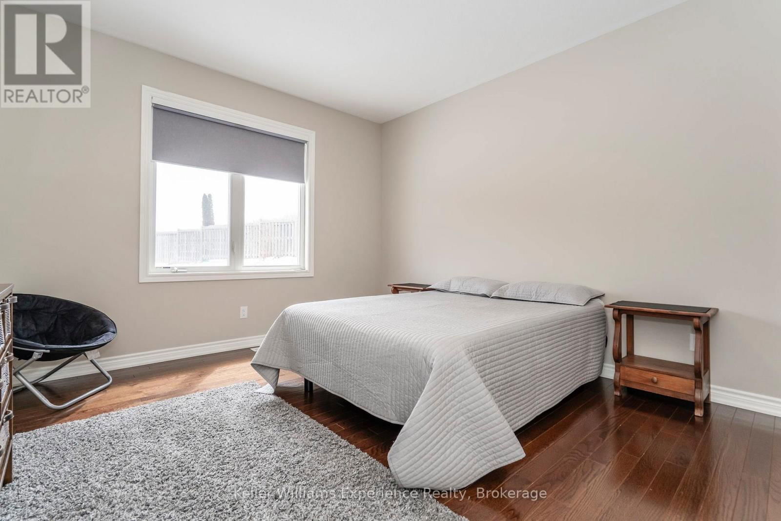 939 STOLLAR PLACE Image 13