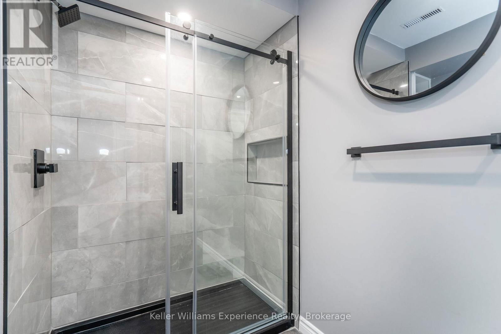 939 STOLLAR PLACE Image 16