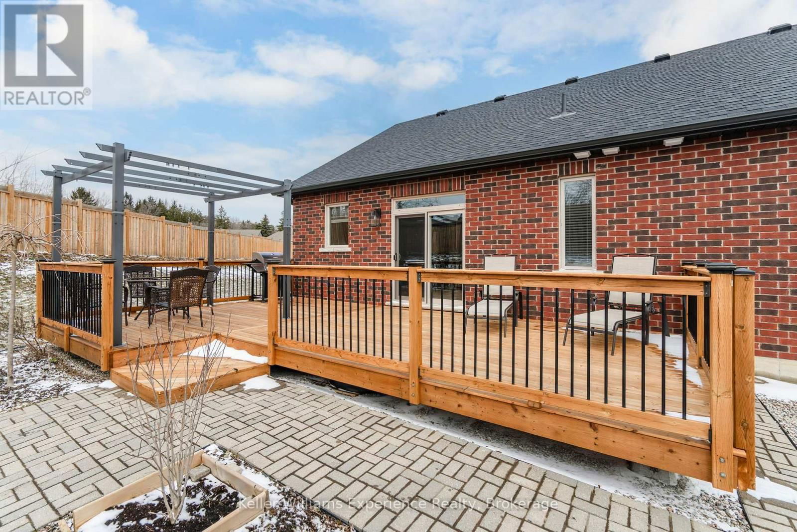 939 STOLLAR PLACE Image 18