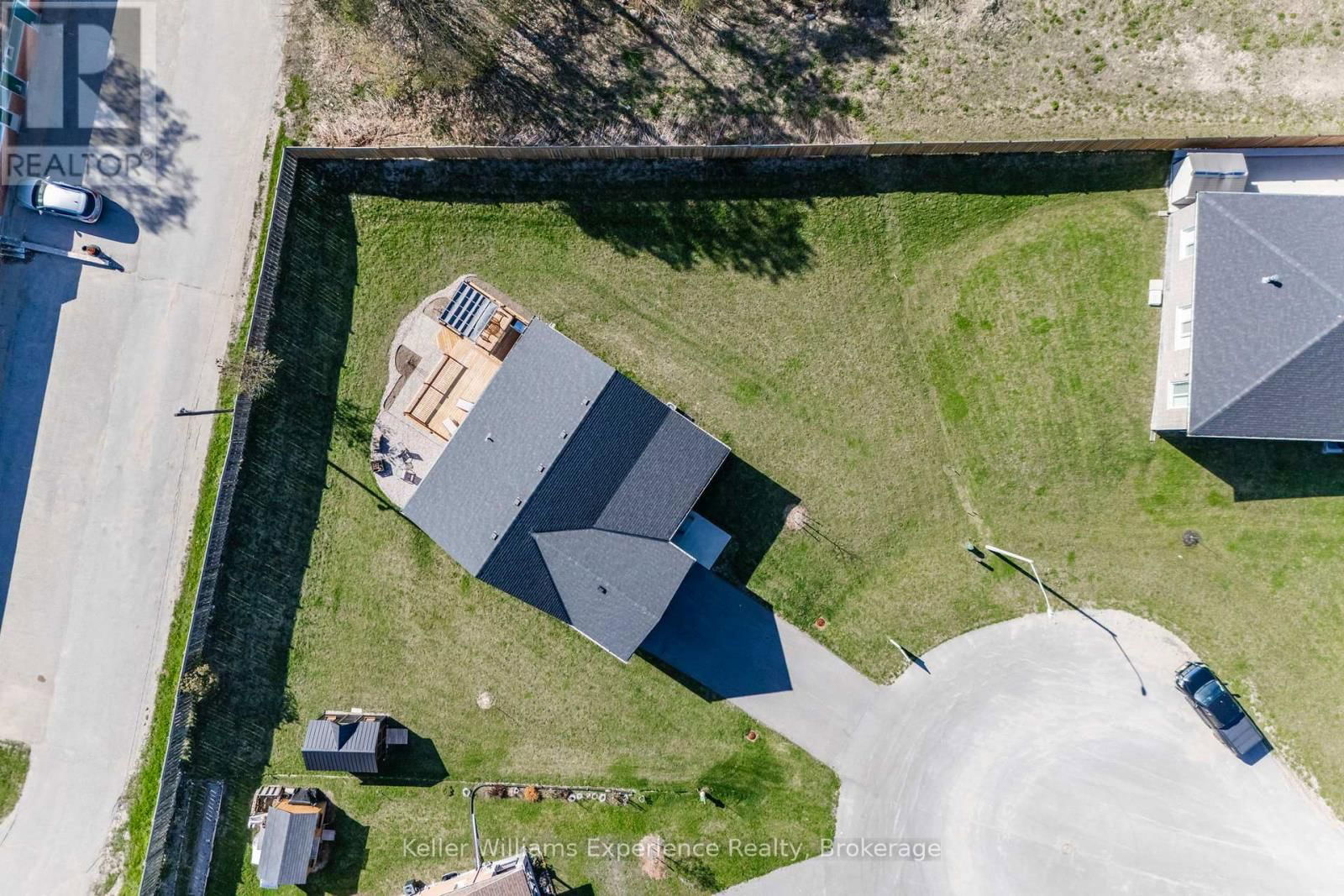 939 STOLLAR PLACE Image 33