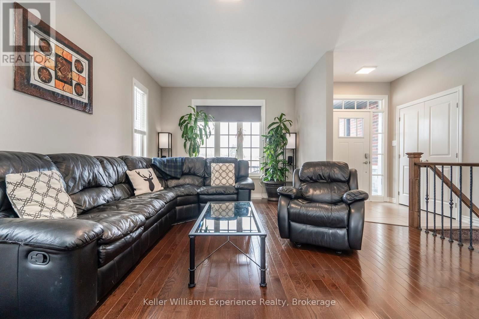 939 STOLLAR PLACE Image 4