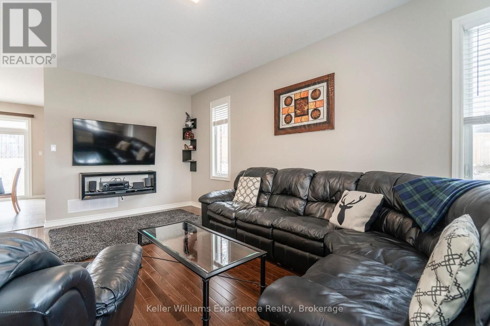 939 STOLLAR PLACE Image 5